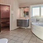 Tatil Evi 91 With Hot Tub Otterup