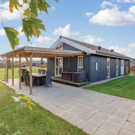 91 With Hot Tub 펜션 *