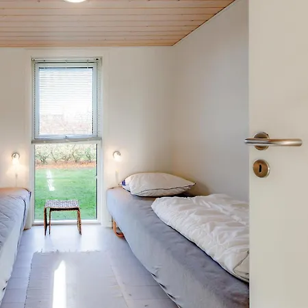 91 With Hot Tub Оттеруп