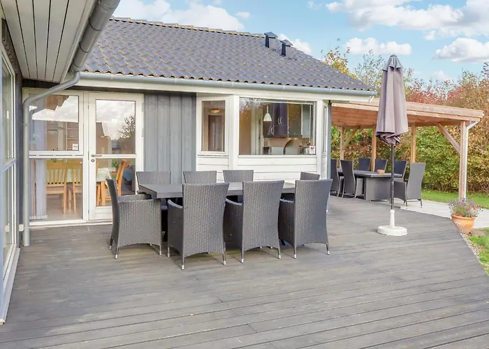 91 With Hot Tub Ferienhaus Otterup