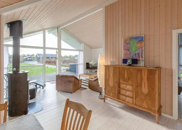 91 With Hot Tub Ferienhaus *