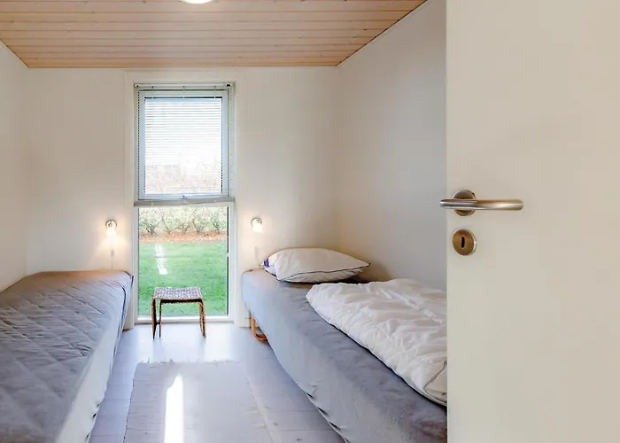 91 With Hot Tub Otterup