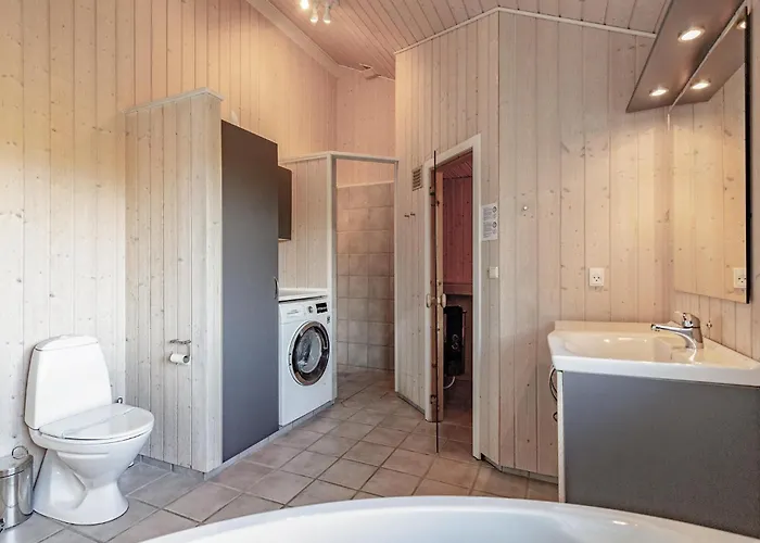 91 With Hot Tub Ferienhaus *