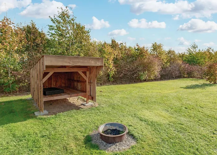 91 With Hot Tub Ferienhaus *