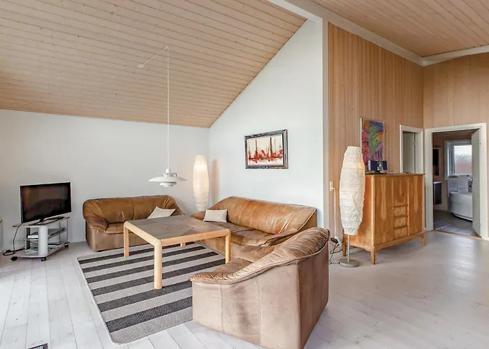 91 With Hot Tub Ferienhaus